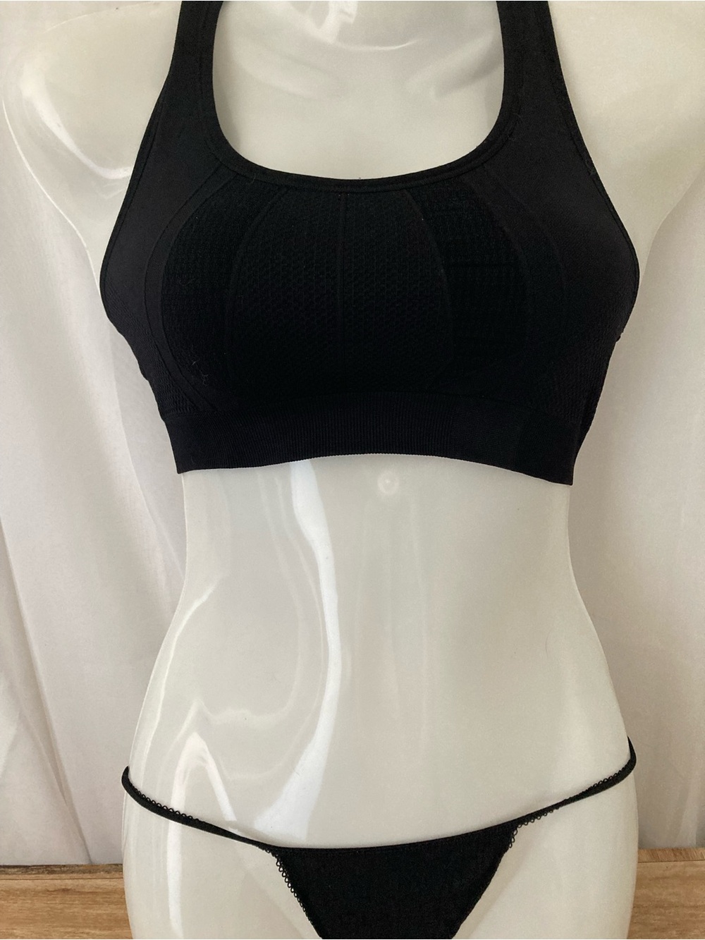 Athletic Works Dri-More Black Cross Back Sports Bra Small